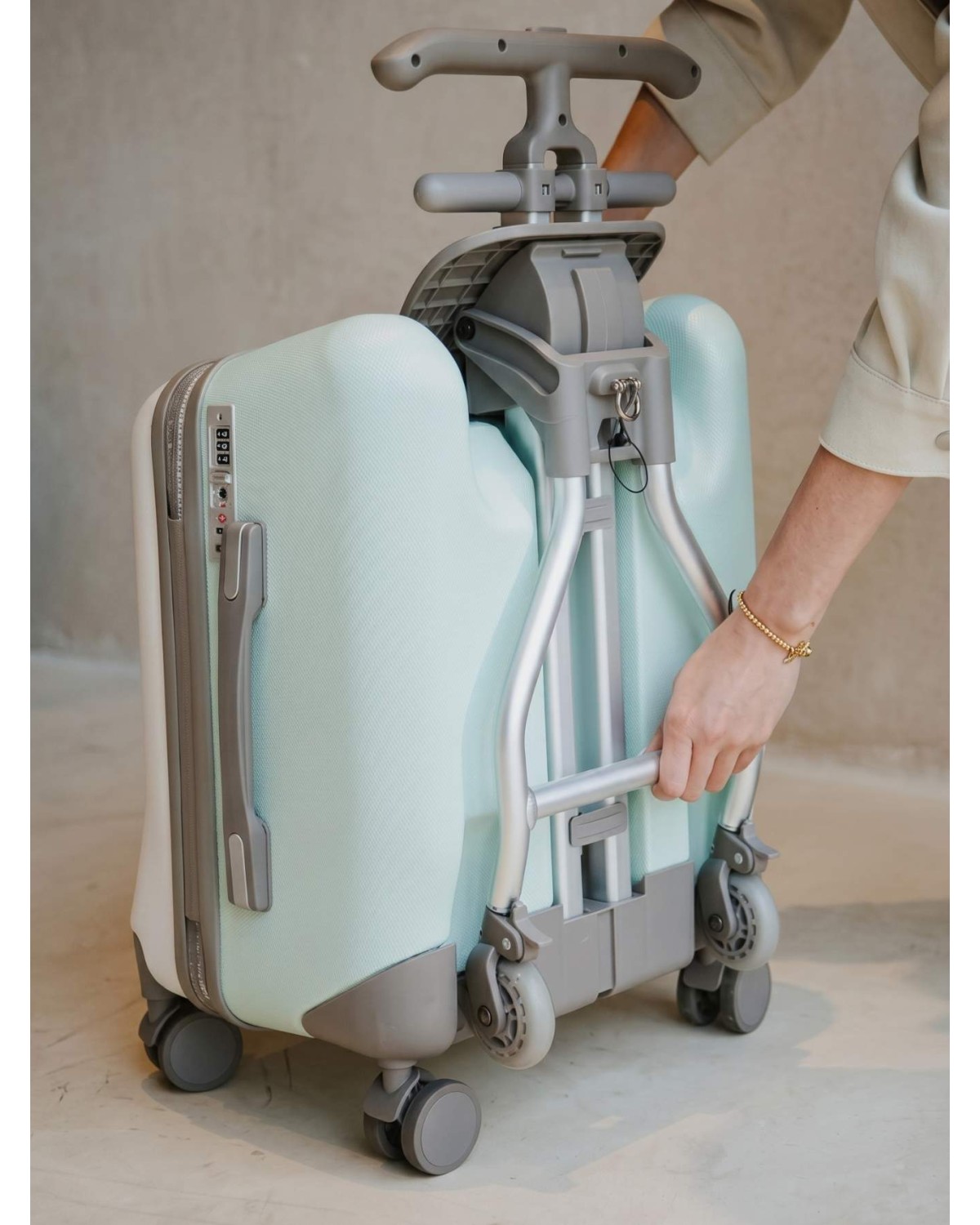 Maleta Carry On Con Asiento Para Niños On Board - Verde
